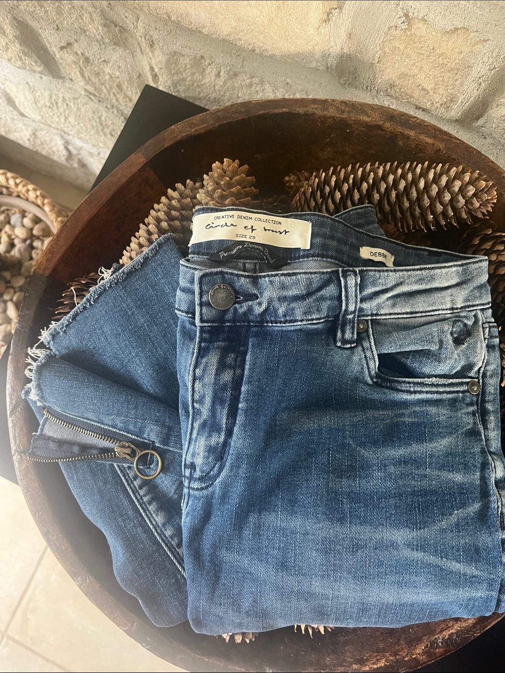 CIRCLE OF TRUST Debbie Cropped Extra Vintage Size 29 Like New